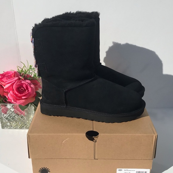 UGG Bailey Bow Abstract Splatter - Picture 5 of 9